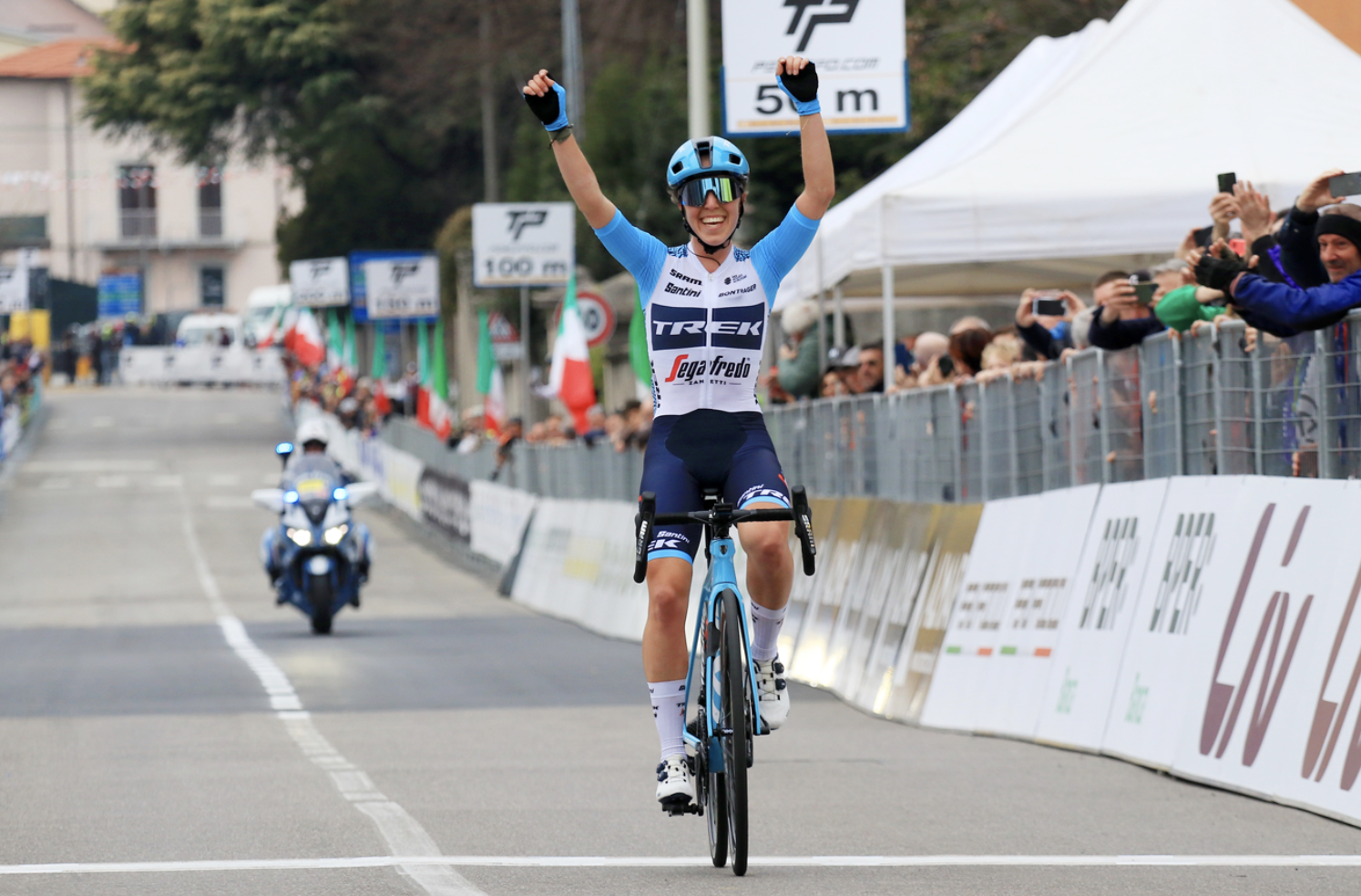 A CITTIGLIO DOMINA SHIRIN VAN ANROOIJ