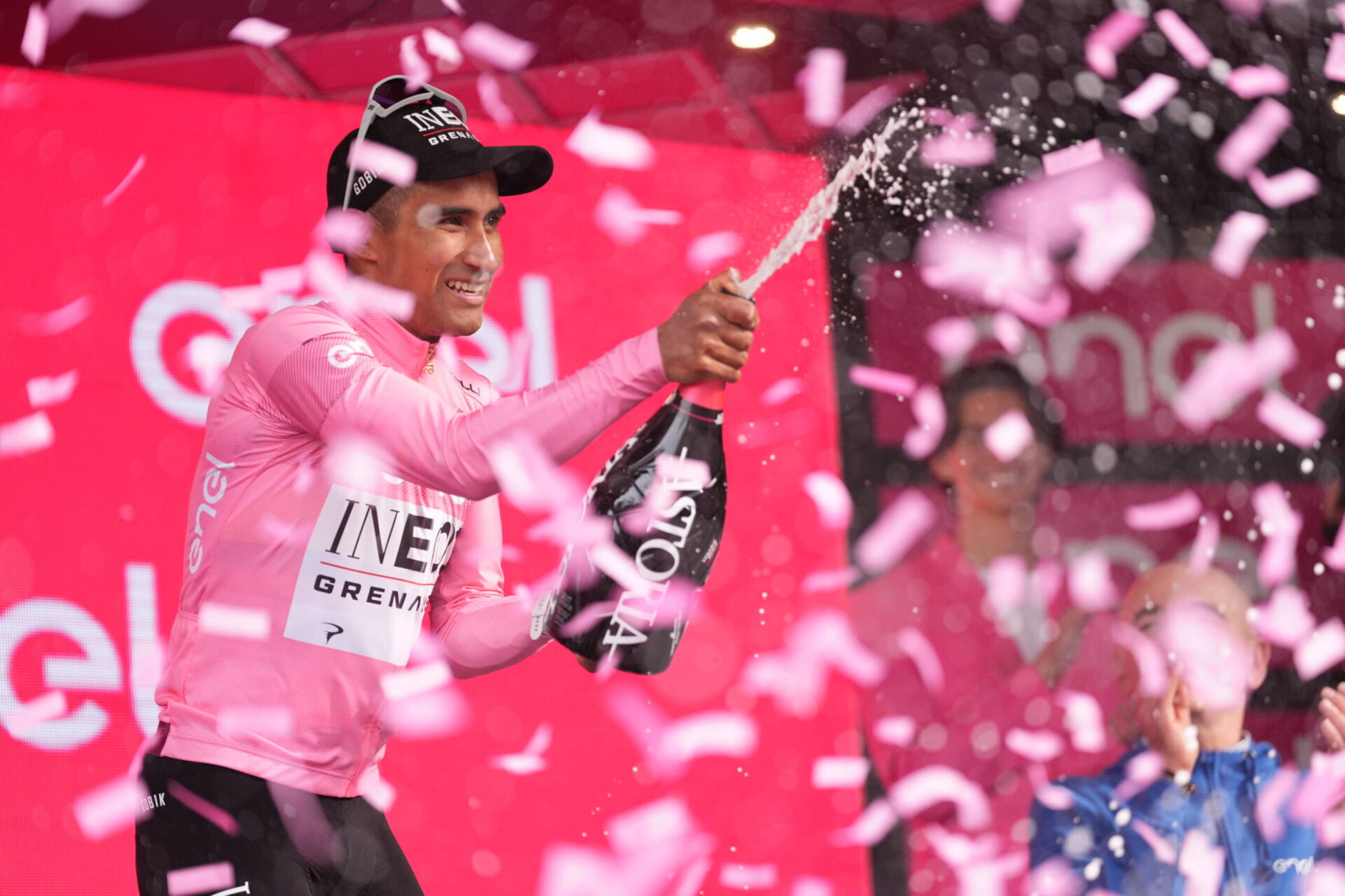 JHONATAN NARVAEZ VINCE LA PRIMA TAPPA DEL GIRO D’ITALIA  CONQUISTANDO LA PRIMA MAGLIA ROSA