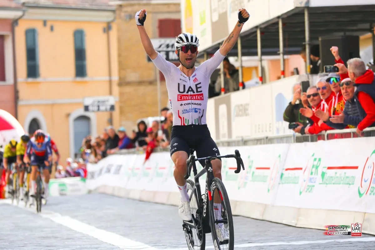 GIRO DELL’APPENNINO 2024. I PARTENTI CON UAE E POZZOVIVO