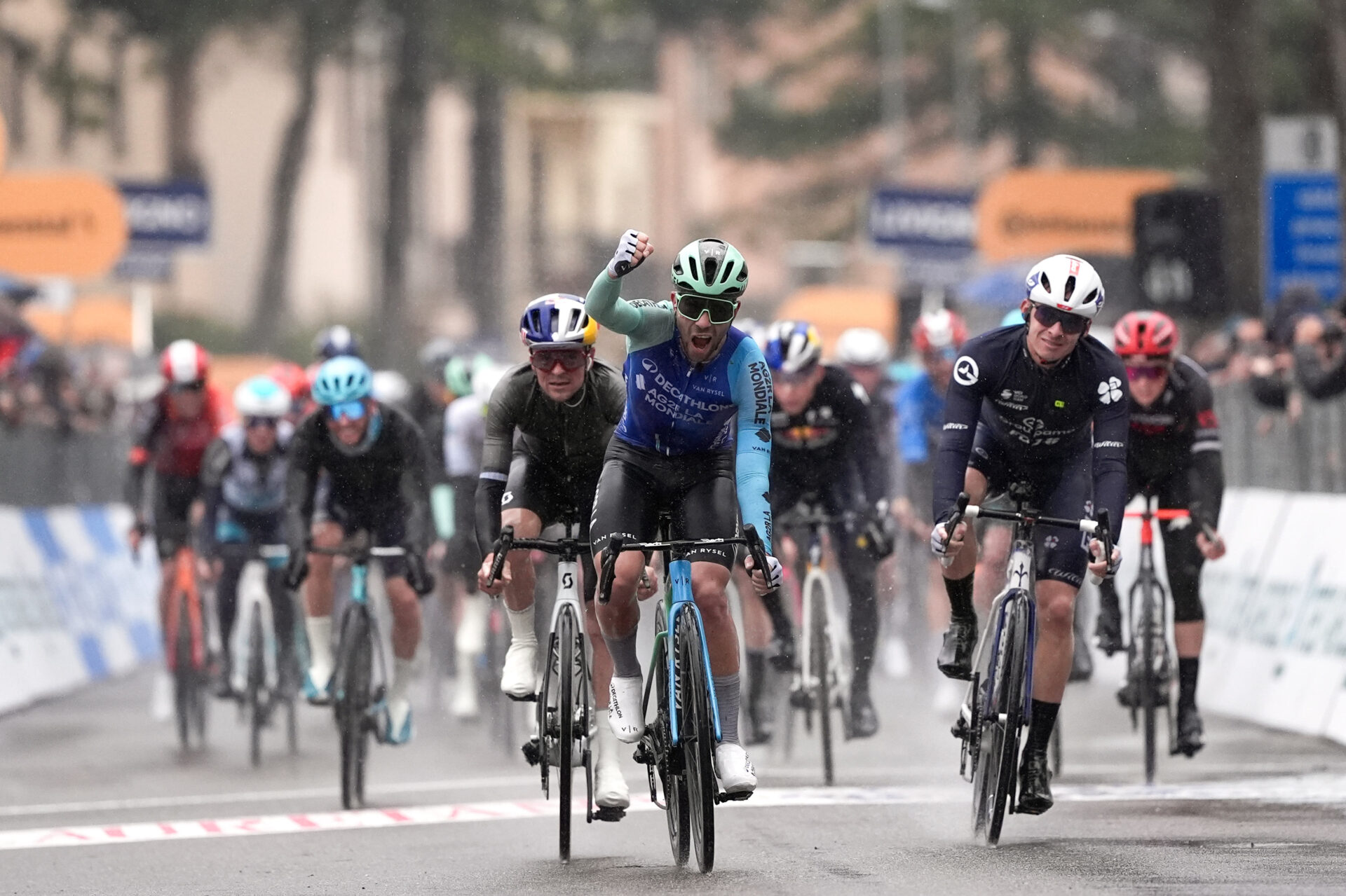 ANDREA VENDRAME VINCE LA TERZA TAPPA DELLA TIRRENO ADRIATICO FILIPPO GANNA RIMANE IN MAGLIA AZZURRA