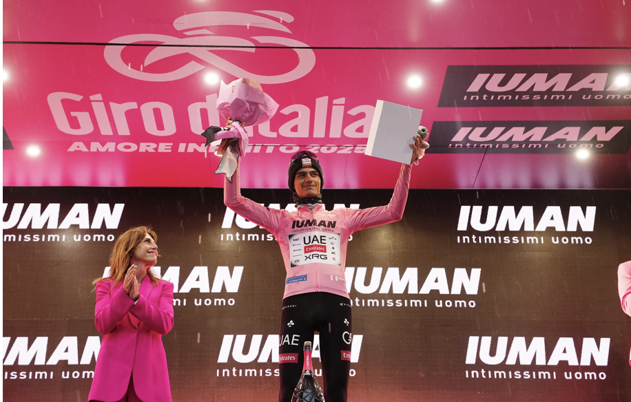 DAAN HOOLE VINCE LA DECIMA TAPPA DEL GIRO D’ITALIA ISAAC DEL TORO RIMANE IN MAGLIA ROSA